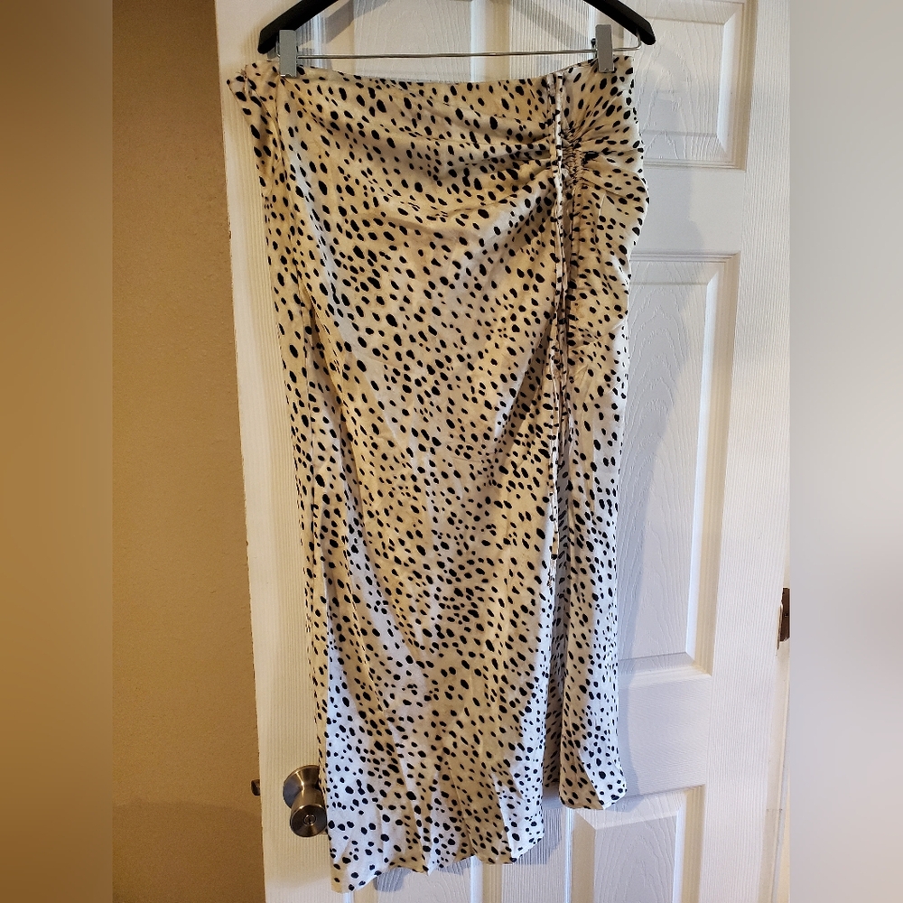 NWT XXL  long satin silky skirt, cinches at waist with a long slit to show legs